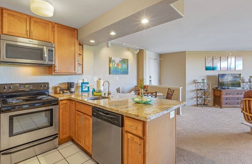 Honokowai Condo | Kaanapali Shores 422 - 1Br Condo