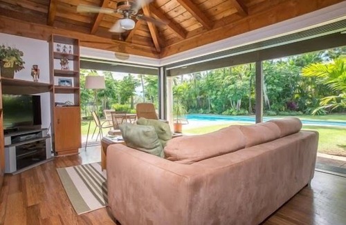 Kailua Cottage | Kailua Palms Guest House with Pool and Views! Parking and wi-fi included