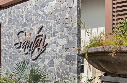 Casuarina Apartment | King Studio Apartment in Bali Style Santai Resort