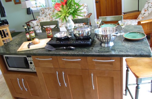 Kuulei Tract Cottage | Koi Palms 1 bedroom Cottage - Great location! 5 Minute Walk to Kailua Beach!