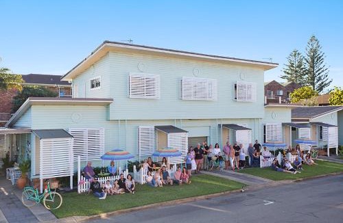 Bilinga Hotel | La Costa Beachside Motel