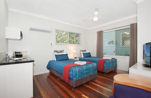 Bilinga Hotel | La Costa Beachside Motel