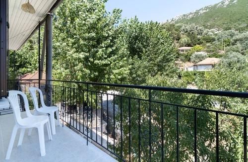 Vournikas Apartment | La Olga Apartment in a picturesque traditional mountain village