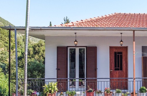 Vournikas Apartment | La Olga Apartment in a picturesque traditional mountain village