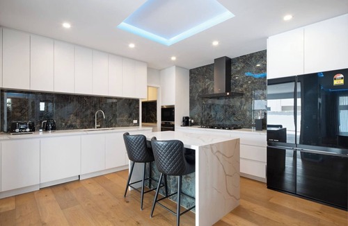 Labrador House | Labrador Living Spacious Haven near Lagoon and Cafs