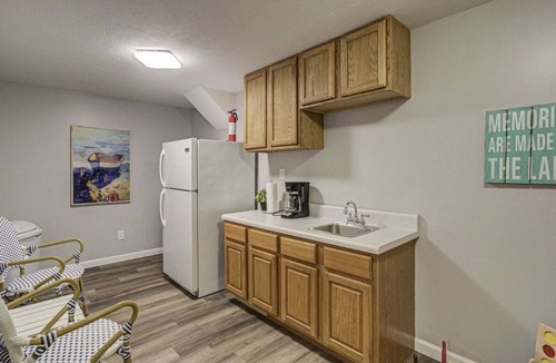 Flat Hollow Marina House | Lakefront home that can sleep 15 with private dock and hot tub in private cove!