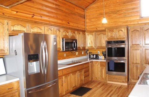 Speedwell Cabin | Lakefront Retreat Sleeps 20 | Game Room, Arcade & Private Dock on Norris Lake