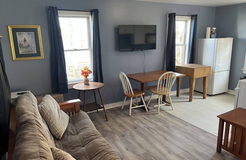 Schuyler Falls Cottage | Lakeside Cottage #306 at Valcour Cottages