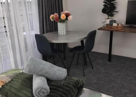 Loftville Hotel | Lakeside Lodge Motel