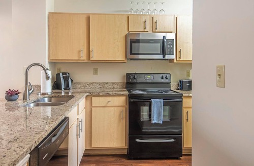 New Pathways Apartment | Landing | Modern 2BD, Pool, Gym