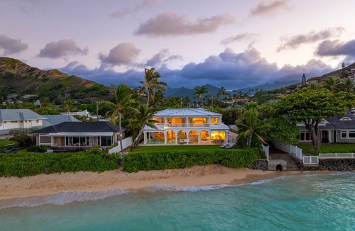 Lanikai House | Lanikai Luxury 5 Bedroom Beachfront Estate - ask for AUGUST CHECK-IN DISCOUNT!