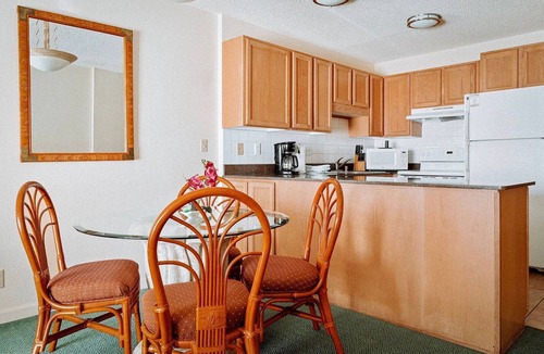 Nawiliwili House | LAST MINUTE DEAL! 2BR in Lihue, minutes from the beach. Perfect for a getaway!