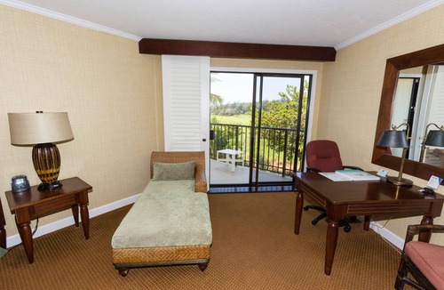 Hanamaulu Apartment | Last Minutes Special with Gorgeous Kauai beach resort, romance and fun