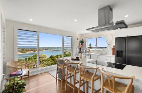 East Ballina Apartment | Lazy Days Penthouse - Opposite Shaws Bay - 180 Waterfront Views