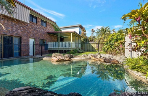 Pottsville House | LAZY DAYZ - LOUNGE BY THE POOL