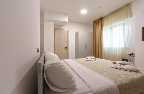 Neapoli-Sykies Apartment | Le Alex, Bright & Modern Escape near CityCenter