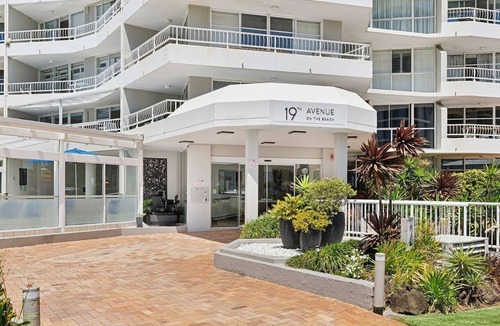 Palm Beach Apartment | Lookout Palm Beach - Absolute Beachfront + Views