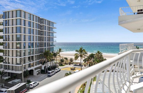 Palm Beach Apartment | Lookout Palm Beach - Absolute Beachfront + Views