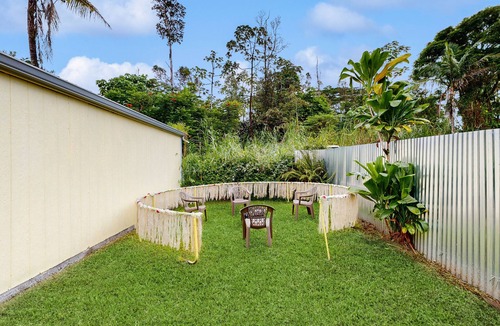 Kapoho House | Lovely A-frame home with lanai, WIFI and washer & dryer - near the beach