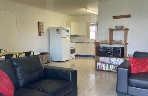 Bongaree House | Lowset Home With Attached Granny Flat