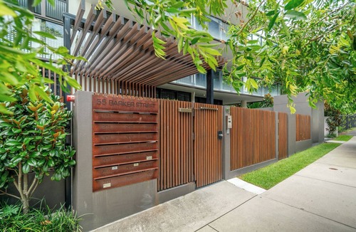 New Farm Apartment | Lux 3BR Apt