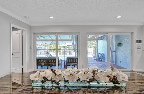 Fort Lauderdale Villa | Luxe 4BR Waterfront w Htd Pool 5min to Beach