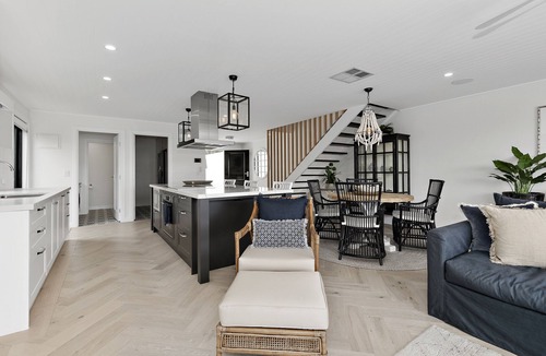 Mermaid Waters Villa | *Luxuary Convenient & Central