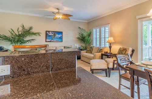Kapolei Condo | Luxurious 3 Bed, 2 Bath Town Home in Coconut Plantation (1194)