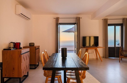 Imerovigli Villa | Luxurious Santorini Escape | Villa Imerovigli | Private Infinity Pool |.