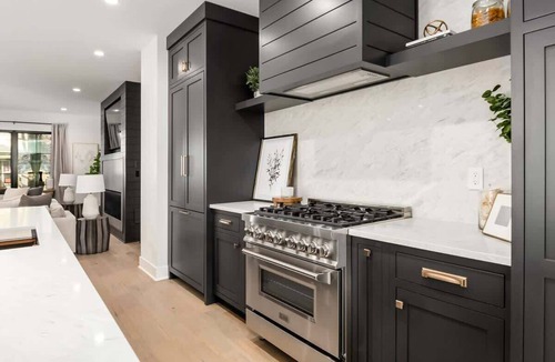 Downtown Columbus House | Luxury 4-Bedroom New-Build Short North Home with Private Rooftop Terrace