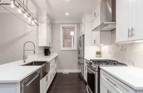 Downtown Columbus House | Luxury Columbus Townhouse with Game Room & Patio