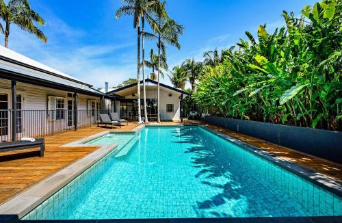 Bangalow House | Luxury Family Estate l Pool & Pet Friendly l Nova Escapes
