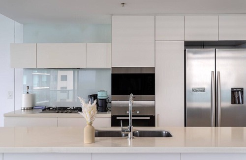 Broadbeach Apartment | Luxury Living At The Oracle