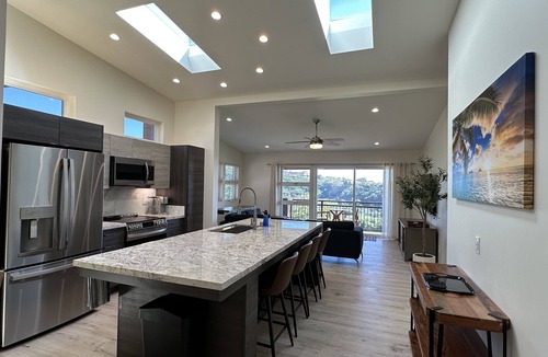 Moanalua House | LUXURY LIVING NEAR PEARL HARBOR/CAMP SMITH, HOME "G", GOLF COURSE VIEWS, AC/EVSE