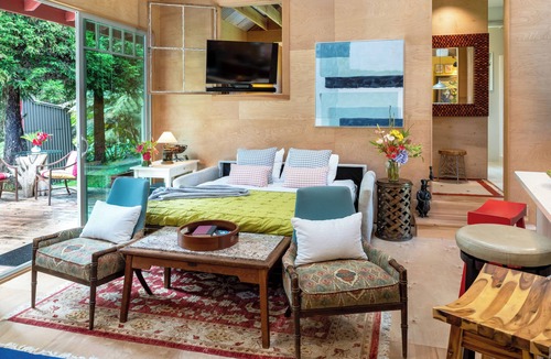 Volcano House | Luxury Suite 1 Mile from Volcanoes National Park