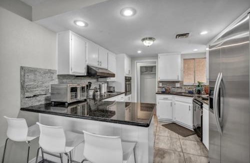 Rancho Oakey House | LV Amazing Single Story - Private Pool Games BBQ