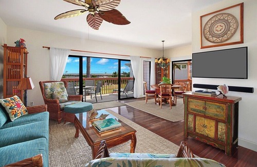 Bayview Condo | Makanui 111 walk to Grand Hyatt By Suite Paradise