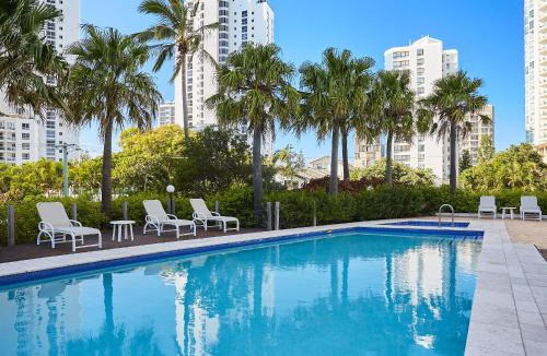 Main Beach Apartment | Maldives Resort Main Beach, Gold Coast