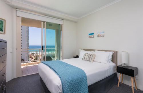 Main Beach Apartment | Maldives Resort Main Beach, Gold Coast