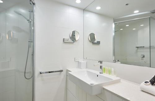 Main Beach Apartment | Maldives Resort Main Beach, Gold Coast