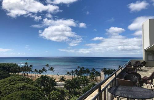 Waikiki Apartment | @ Marbella Lane Studio, 15 steps from the Beach, 11 mins from the Airport