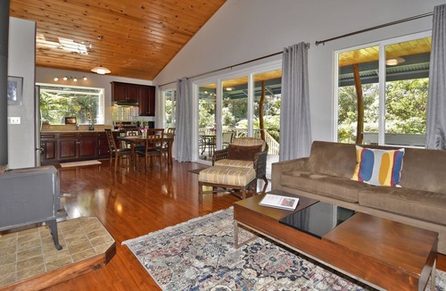 Ohia Estates House | Mele Nani Getaway in lovely Volcano, Hawaii