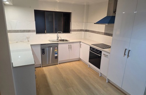 Mermaid Beach Apartment | Mermaid Beach/Broadbeach Modern 2 Bdrm Apartment