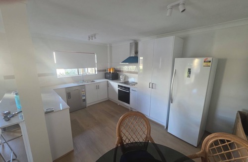 Mermaid Beach Apartment | Mermaid Beach/Broadbeach Modern 2 Bdrm Apartment