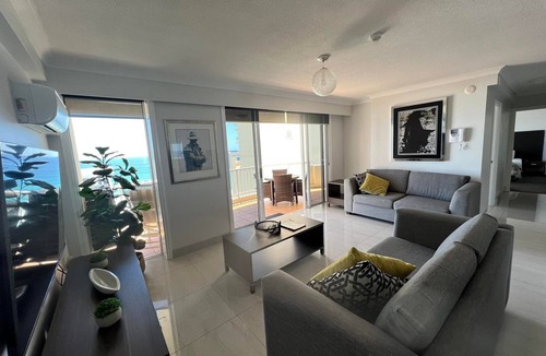 Gold Coast Apartment | Modern 2 Bedroom Apartment