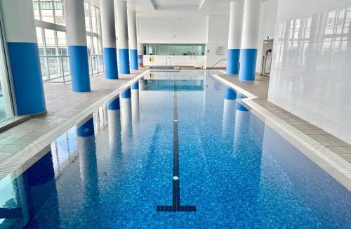 Southport Apartment | Modern 3 Bedroom Apartment near Tram