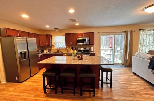 Tobyhanna House | Modern 5 Bedroom Pocono house - Jacuzzi - Gameroom - Near Lake - Golf Couse
