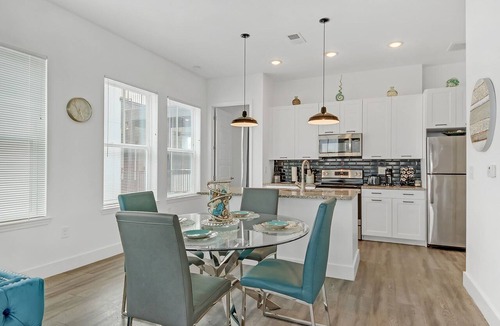Castleberry Hill Apartment | Modern Retreat Charming 2-bedroom apart in the heart of Atlanta. LOCATION!
