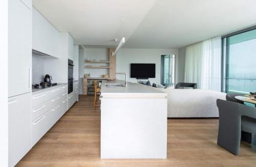Coolangatta Apartment | Monet by Khove - Kirra Beach