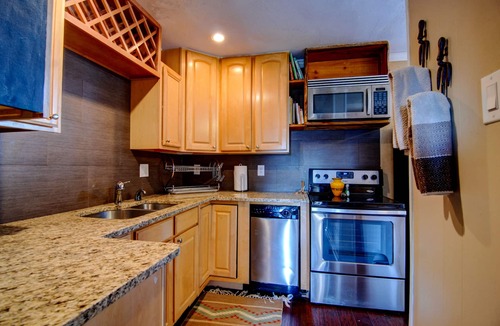 Granby House | Mountain Estate Casa Vista Weddings & Retreats/Sleeps 36/+Free Week in Belize